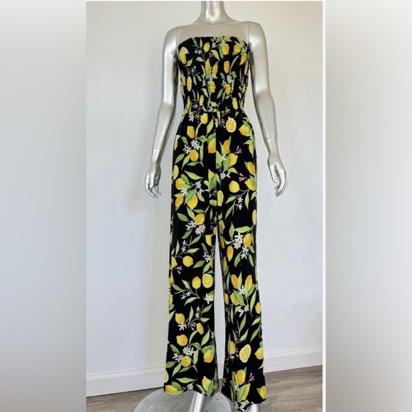 💁♀️🙋♀️Mlle Gabrielle Black and Yellow Floral Jumpsuit - Picture 5 of 5